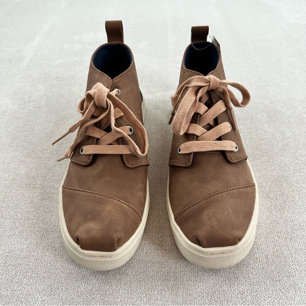 NWT. TOMS Kids' Botas Cupsole Shoe. Size 6. Brown.